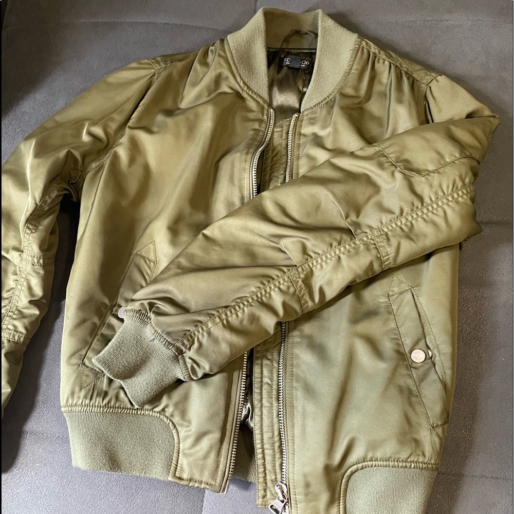 Olive bomber top shop size small